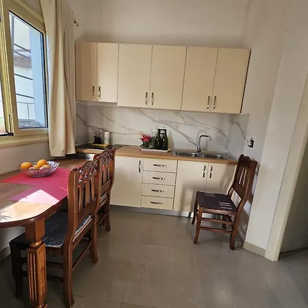 Simon House Vlorë