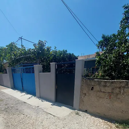 Simon House Vlorë